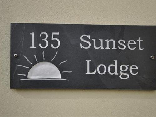 Sunset Lodge