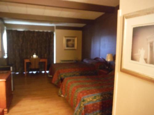 Budgetel Inn & Suites Hotel – Grand Rapids, MI