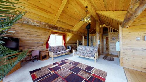 Canyon View Family Cabin Deck TV Room Games BBQ Campfire - image 3