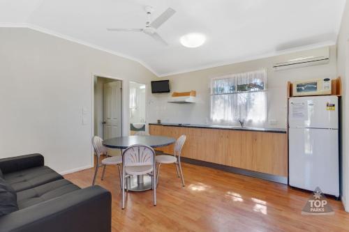 Charters Towers Tourist Park in ชาเตอรส์ทาวเวอรส์