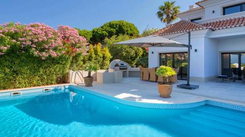  Vale do Lobo Villa Sleeps 8 Pool Air Con T480315 in Vale do Lobo