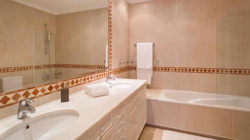  Vale do Lobo Apartment Sleeps 4 Air Con T711331 in Vale do Lobo