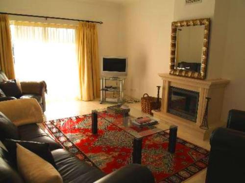 Almancil Villa Sleeps 6 Pool Air Con WiFi T479997 in อัลมานซิล