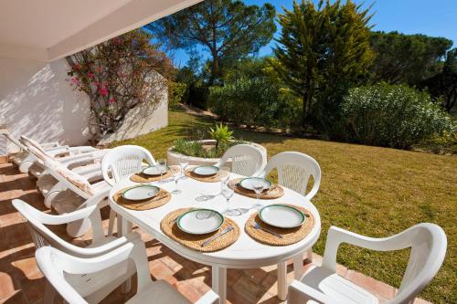  Quinta do Lago Apartment Sleeps 4 Air Con T607819, Unterkunft in Quinta do Lago