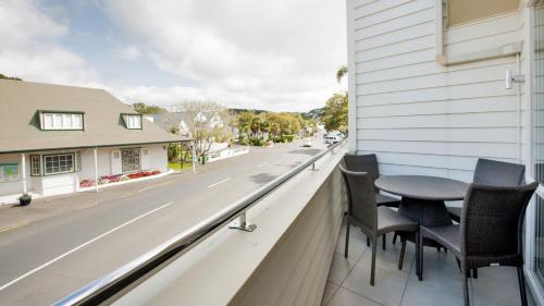 Hananui Lodge and Apartments Room Type - Apartment 11 - Village View One Bedroom