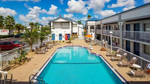 Best Western Orlando East Inn & Suites