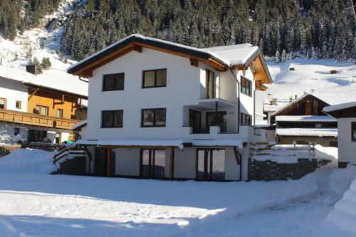  Apart Alpenjuwel in Sankt Leonhard im Pitztal