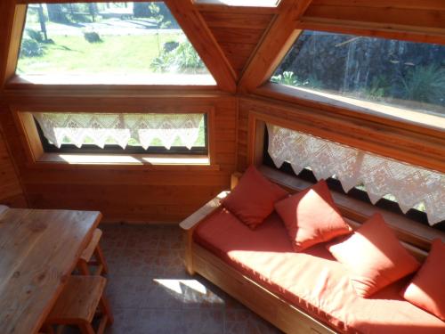 Iekārtas, Karu Domos del Fuy in Neltume