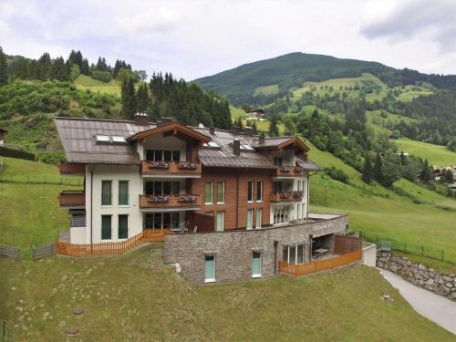 Apartment in the ski area of Saalbach Hinterglemm