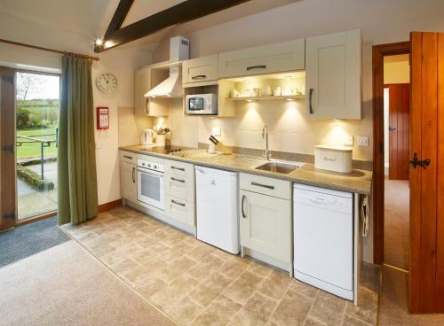 Kitchen, Experience the Peace & Quiet in the North York Moors at Rawcliffe House Farm in Stape