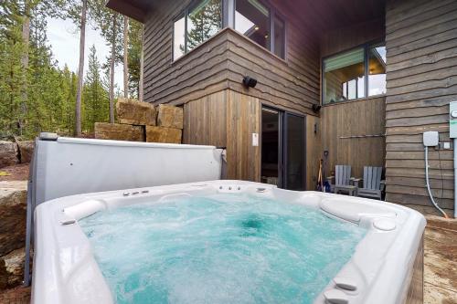 Lake Cabin 9 - main image
