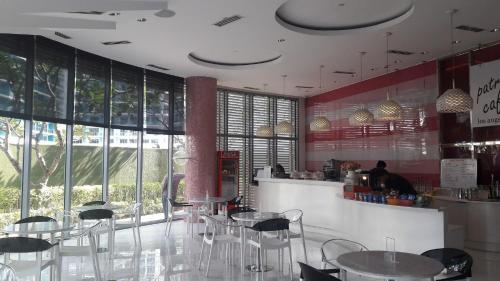 Adam'sCrib Apartment 2BR by Azure Residences Near Manila International Airport, Manila