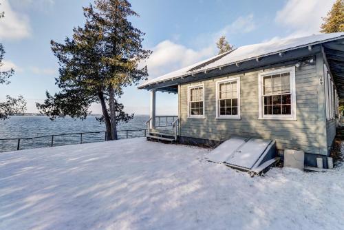 Island Lake House - image 9