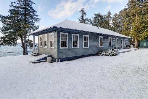 Island Lake House in Grand Isle, USA