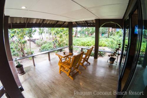 Phayam Coconut Beach Resort in Koh Phayam (Ranong)