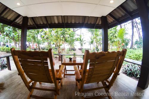 Phayam Coconut Beach Resort in Koh Phayam (Ranong)