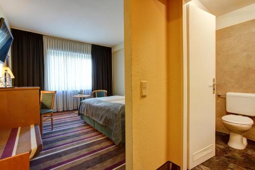 Best Western Ambassador Hotel - image 11