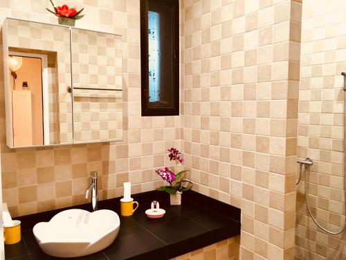 La Plume near Ban Phe Market