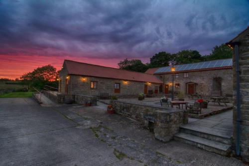 Exterior view, Rawcliffe House Farm Studios, Peaceful North York Moors Retreat in Stape