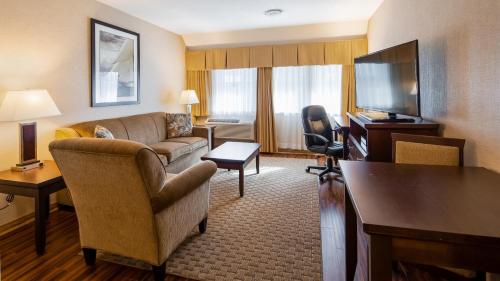 Best Western Plus Emerald Isle Hotel