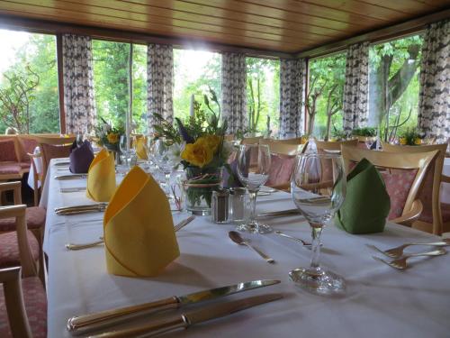 Hotel-Café Schauinsland - Horn-Bad Meinberg