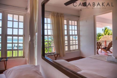 Hotel CasaBakal - A pie de Laguna - Bacalar Room Type - Quadruple Room with Lake View