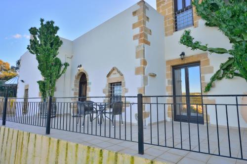 Entrance, Maria Villas in Mithimna