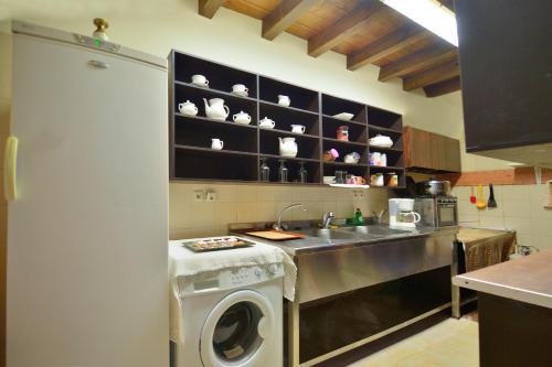 Kitchen, Maria Villas in Mithimna