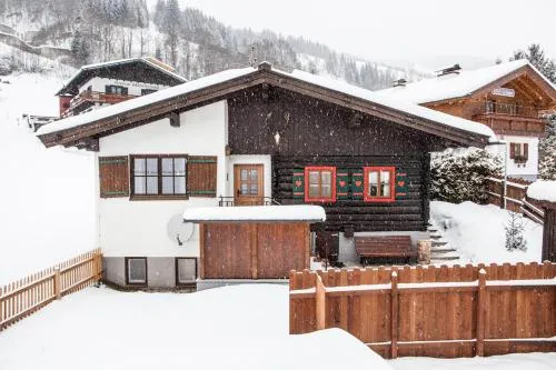 Chalet Appartement Alpenherz in Saalbach-Hinterglemm, Österreich