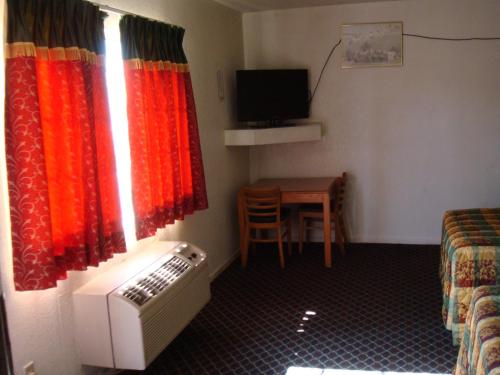 American Inn – Los Angeles, CA