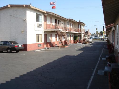American Inn - Accommodation - South El Monte