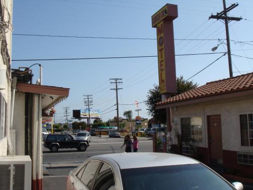 American Inn – Los Angeles, CA