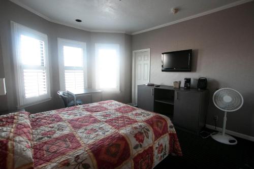 Alpha Inn and Suites - image 2