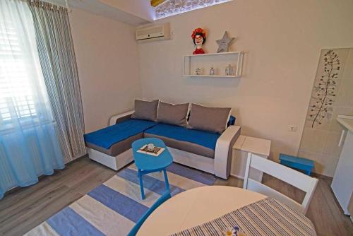 Apartments by the sea Veli Losinj, Losinj - 7959