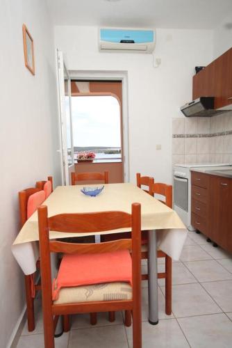 Apartments by the sea Pasman - 8221