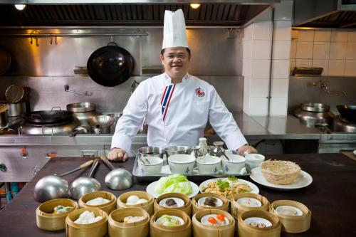 โรงแรมตรัง กรุงเทพ (Trang Hotel Bangkok) in ข้าวสาร