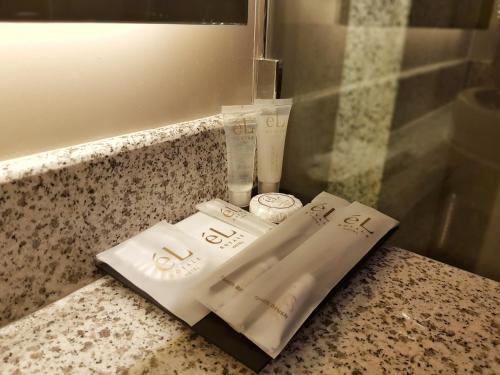 eL Hotel Yogyakarta Malioboro Room Type - Deluxe King Room
