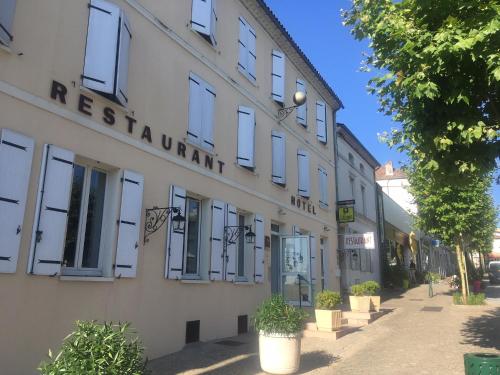 . Hôtel Restaurant La Boule d'Or
