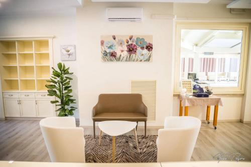 Hotel Lonatino - image 11