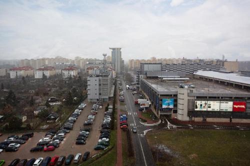 Apartments Warsaw Jeziorańskiego by Renters - image 10
