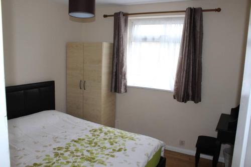 25 Idmiston Road 5