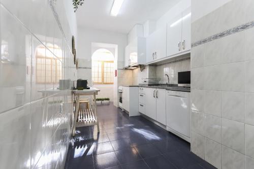 Charming Avenida by Homing