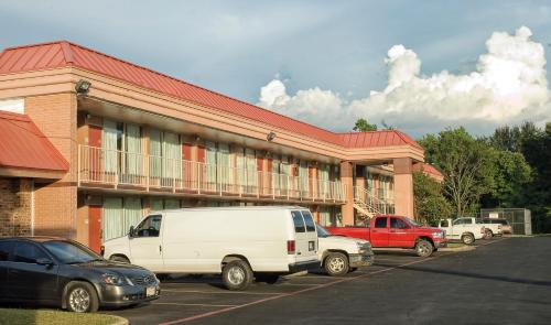 Express Inn & Suites in Palestine, USA