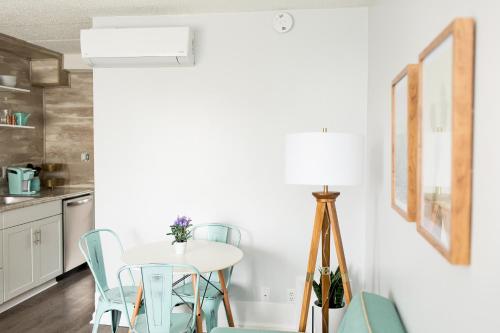 The Shore House - image 10