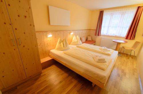 Family Room with 2 bedrooms