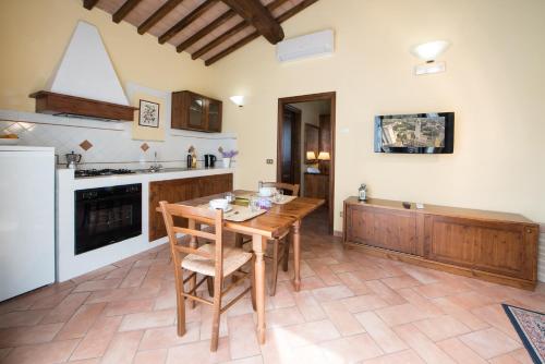 кухня, Tenuta Decimo - Il Borgo Di Mariano in Кастель Сан Джіміньяно