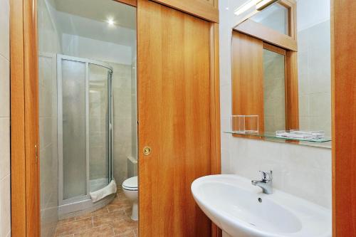 Style Apartment Julia 50 mt from Colosseum - Tap to explore photos