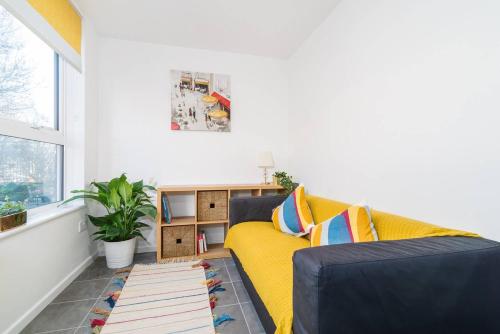 Spacious 4 Bedroom For 8 Guests In Central London, , London