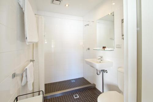 Vulcan Hotel Sydney - image 9