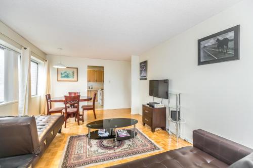 Toronto Furnished Living-Gerard